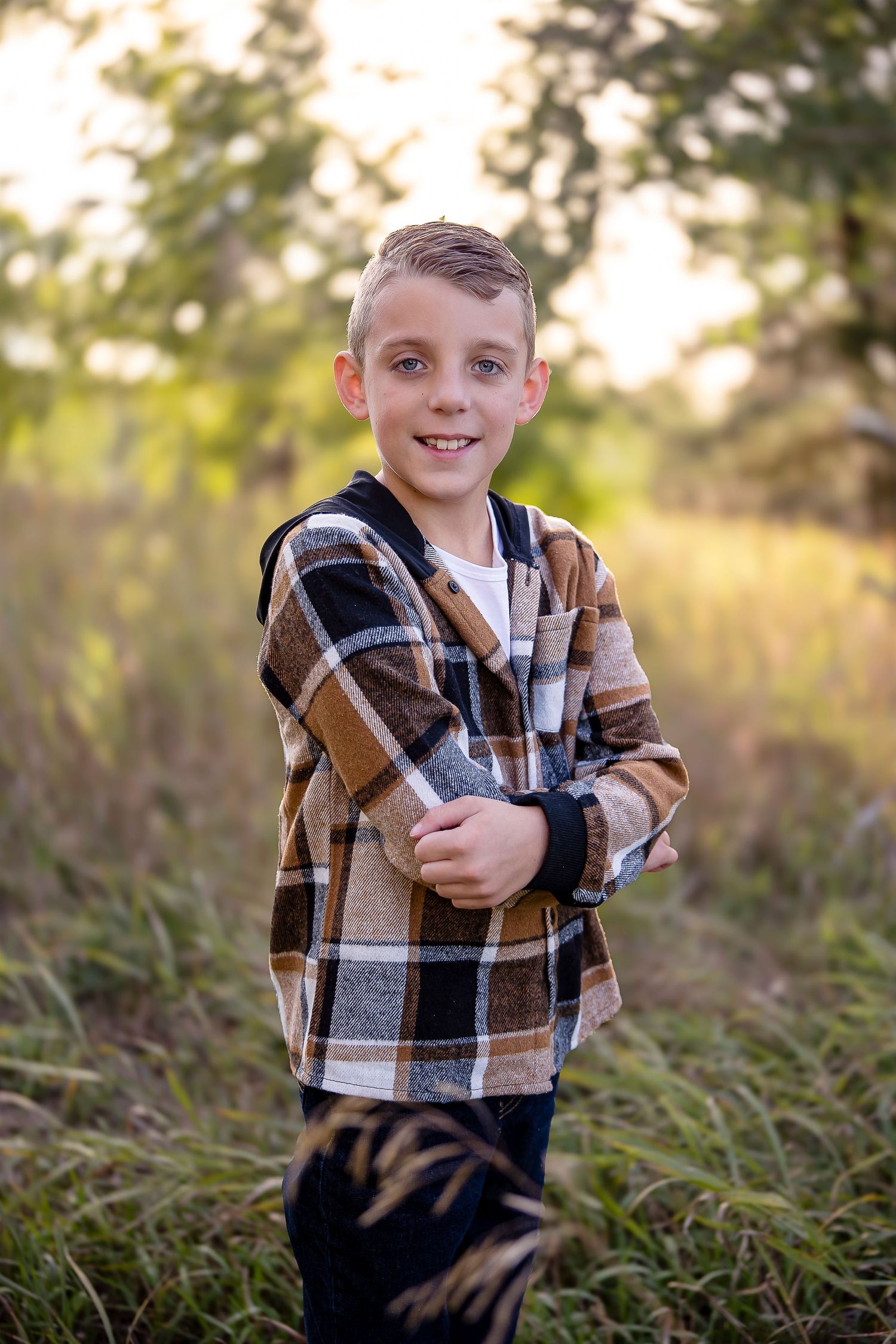 Regina Family Photographer specializing in family, maternity, graduation, couples & fall mini sessions in Regina and area.