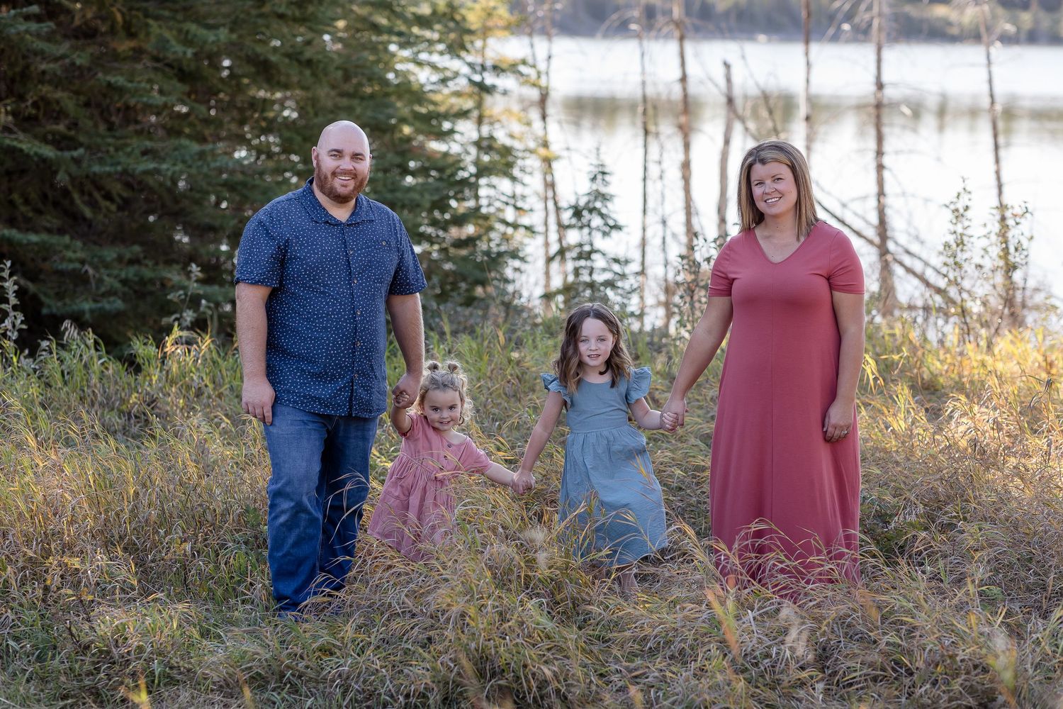 Regina Family Photographer specializing in family, maternity, graduation, couples & fall mini sessions in Regina and area.