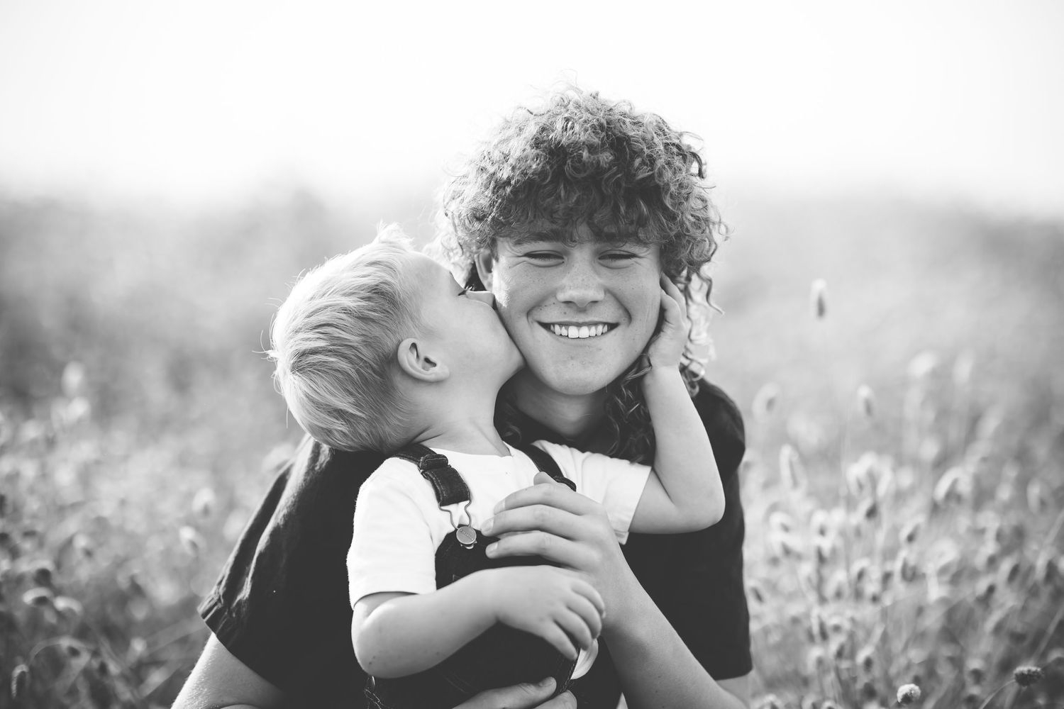 Regina Family Photographer specializing in family, maternity, graduation, couples & fall mini sessions in Regina and area.