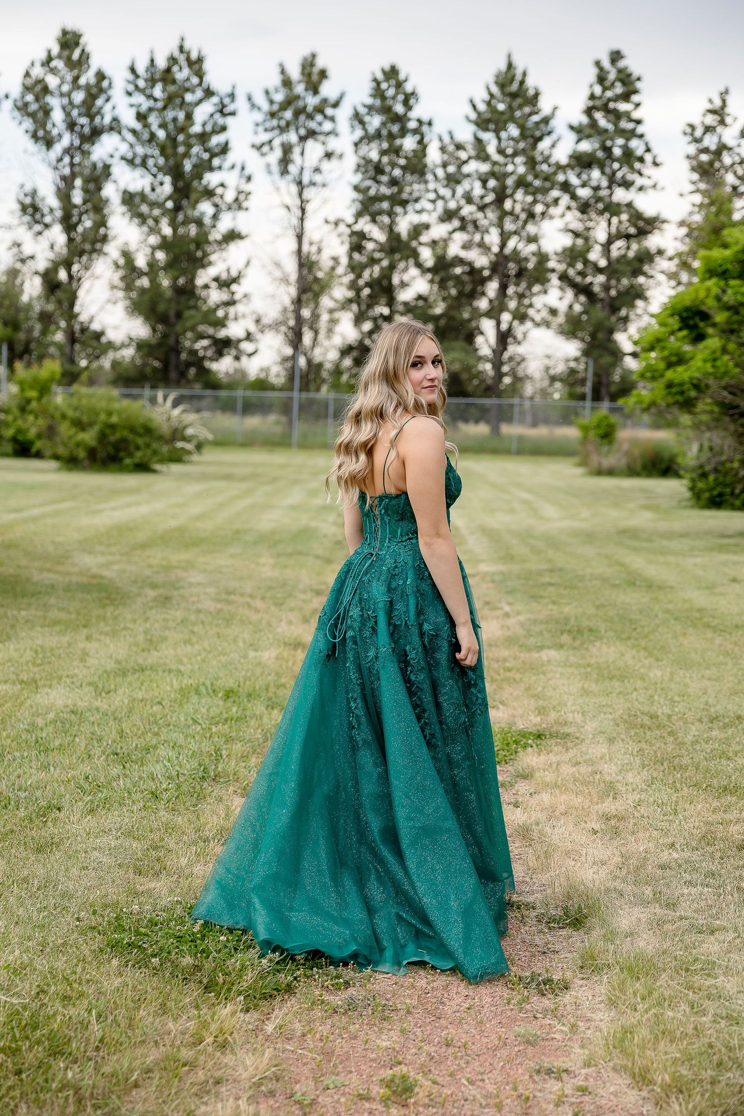 Regina Family Photographer specializing in family, maternity, graduation, couples & fall mini sessions in Regina and area.
