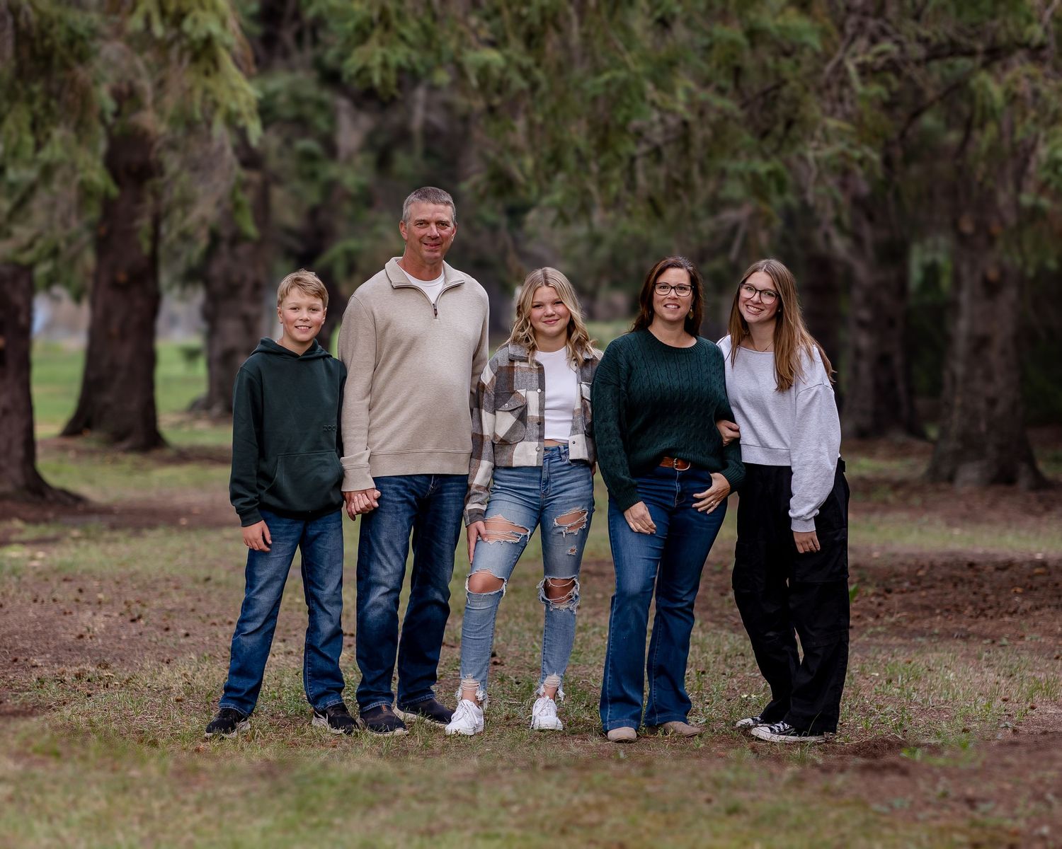 Regina Family Photographer specializing in family, maternity, graduation, couples & fall mini sessions in Regina and area.