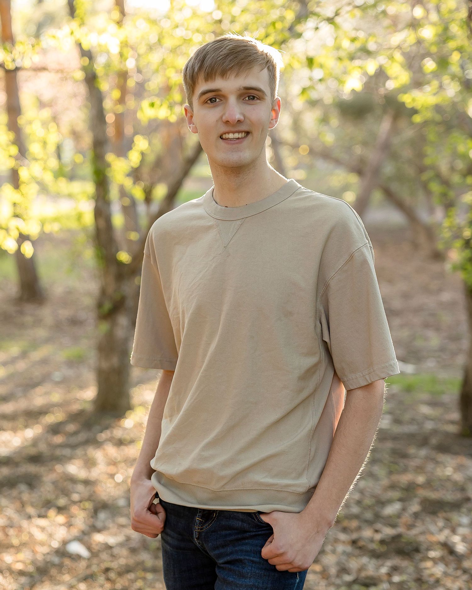 Regina Family Photographer specializing in family, maternity, graduation, couples & fall mini sessions in Regina and area.