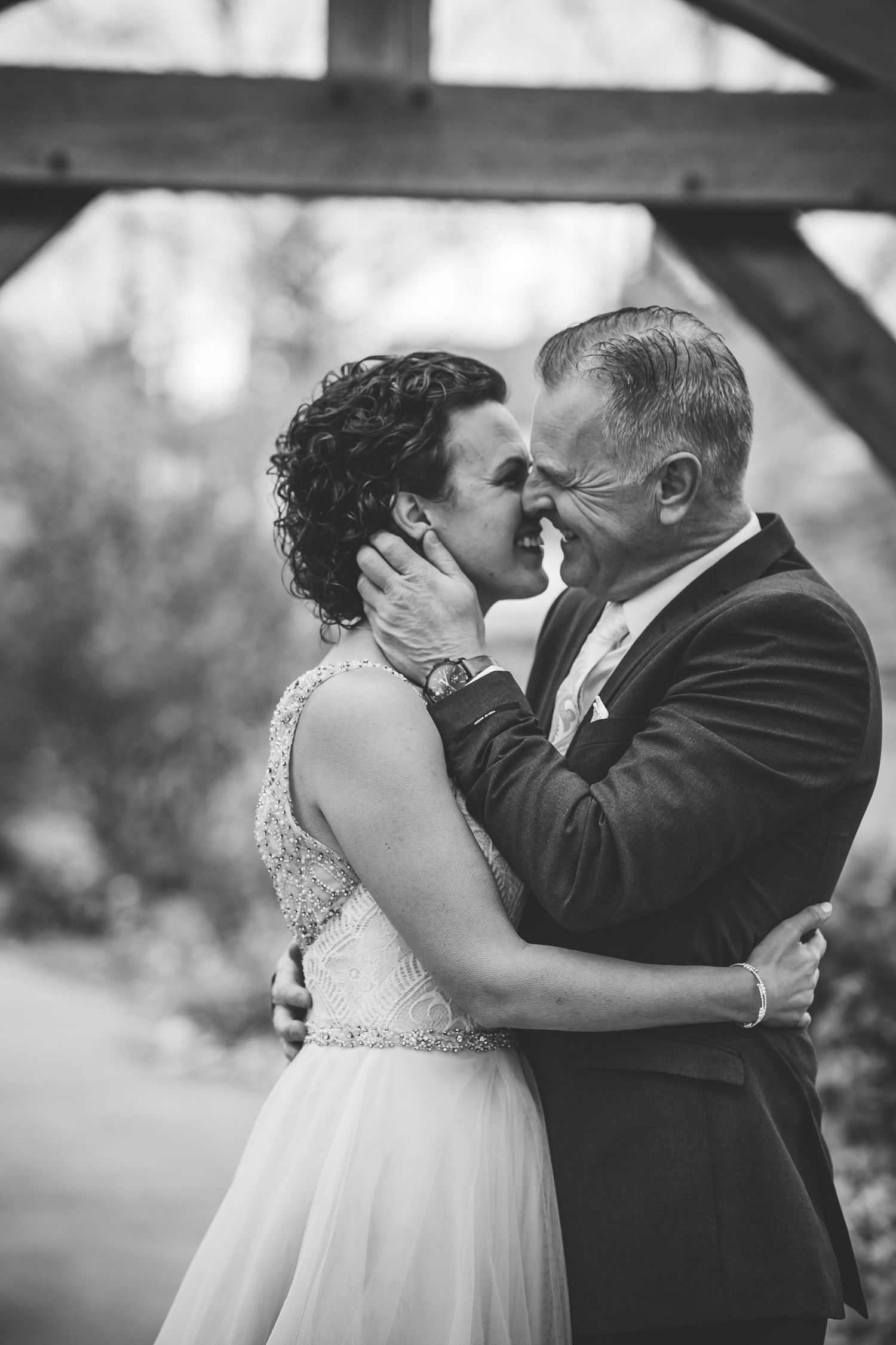 Regina Family Photographer specializing in family, maternity, graduation, couples & fall mini sessions in Regina and area.