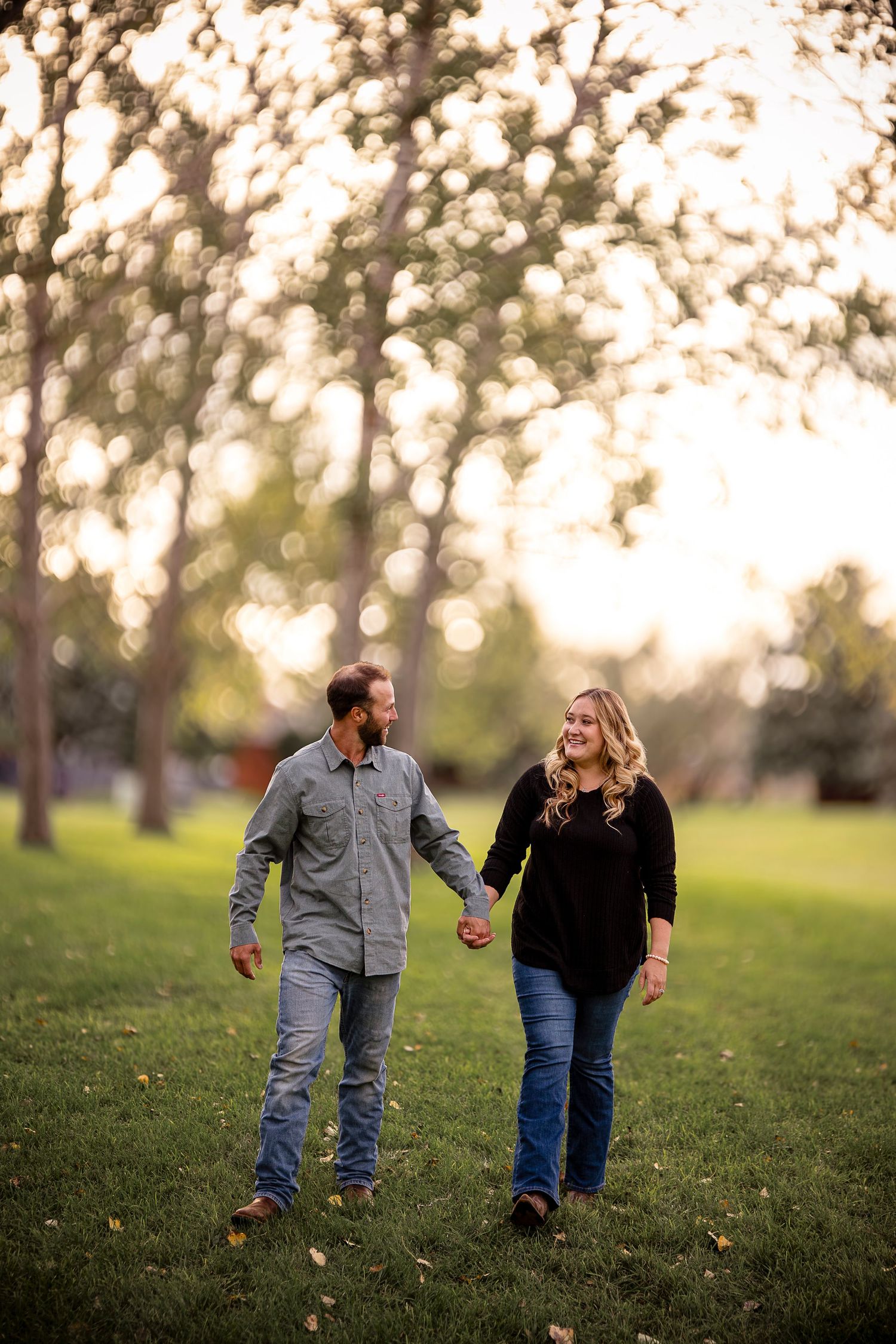 Regina Family Photographer specializing in family, maternity, graduation, couples & fall mini sessions in Regina and area.