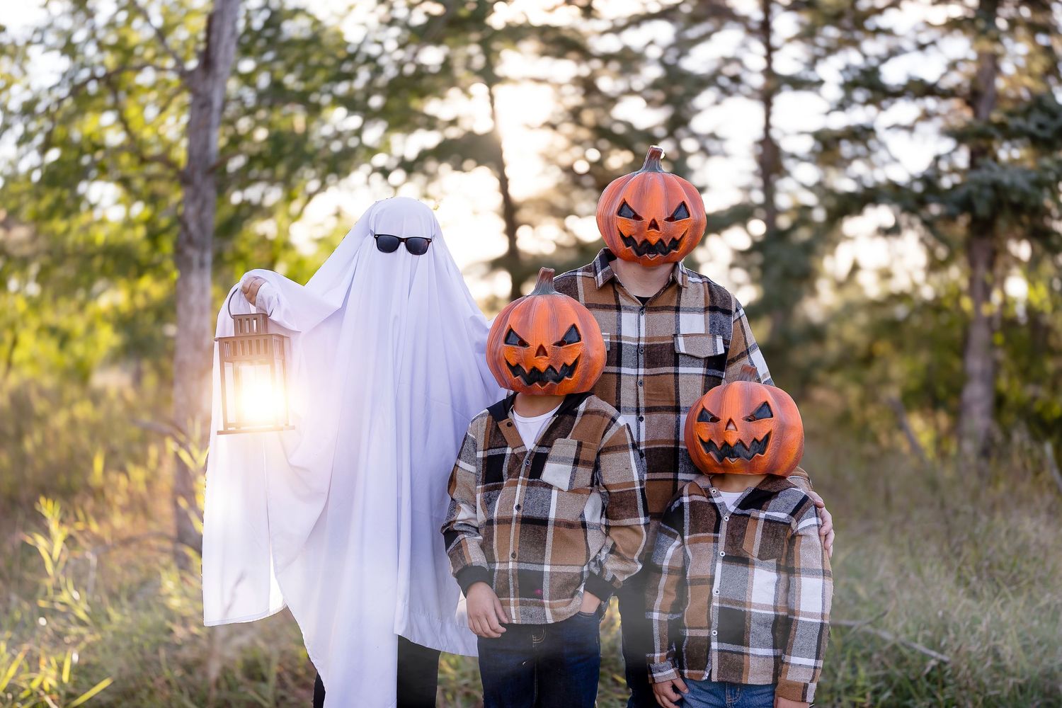 Regina Family Photographer specializing in family, maternity, graduation, couples & fall mini sessions in Regina and area.