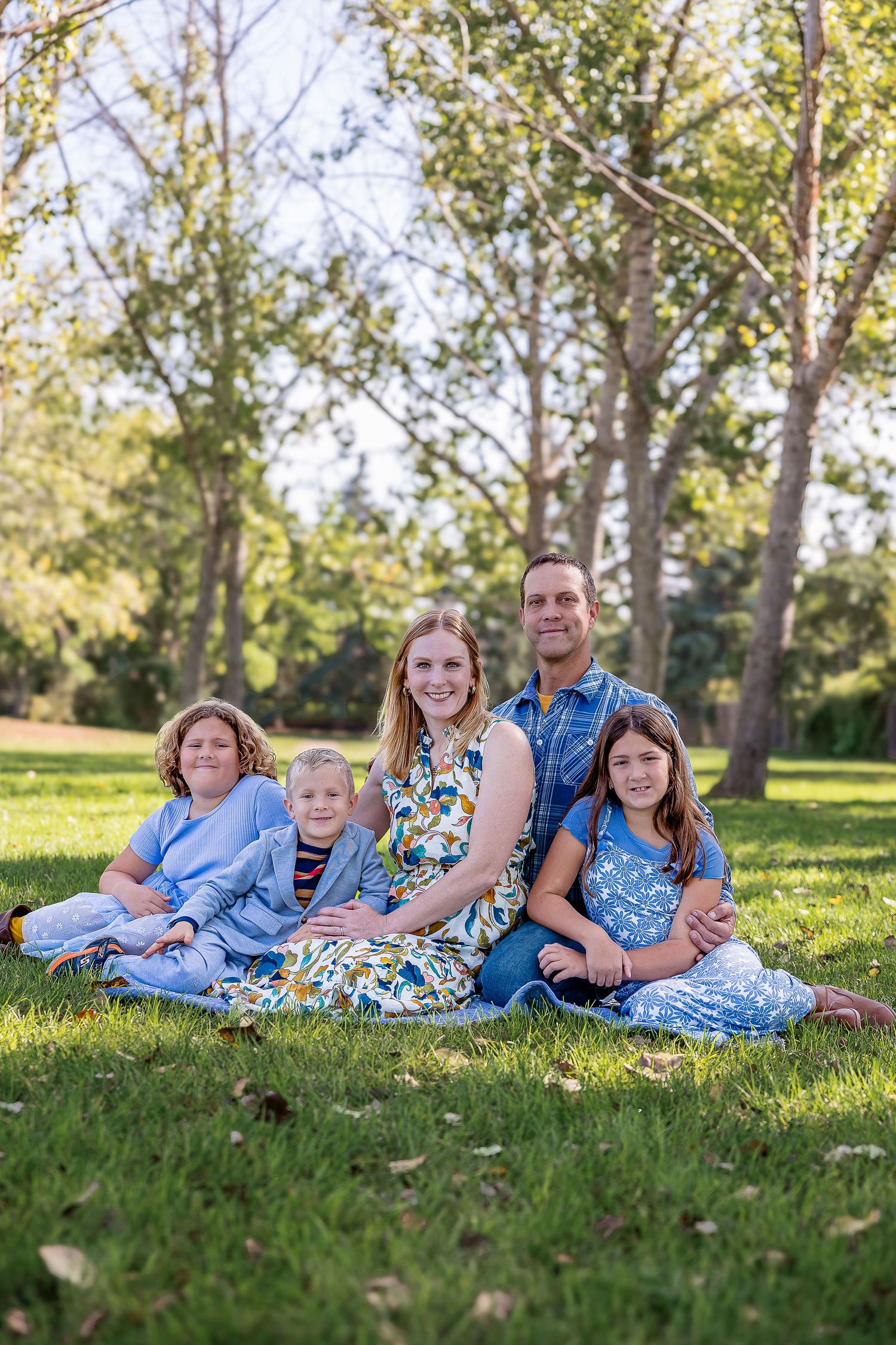 Regina Family Photographer specializing in family, maternity, graduation, couples & fall mini sessions in Regina and area.