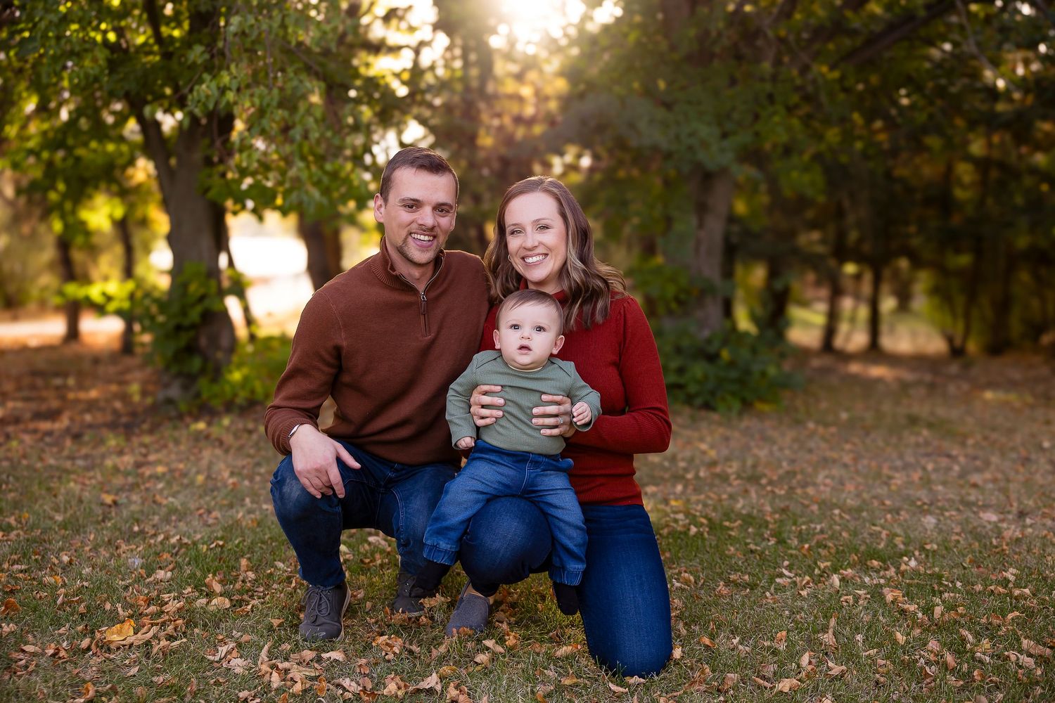 Regina Family Photographer specializing in family, maternity, graduation, couples & fall mini sessions in Regina and area.