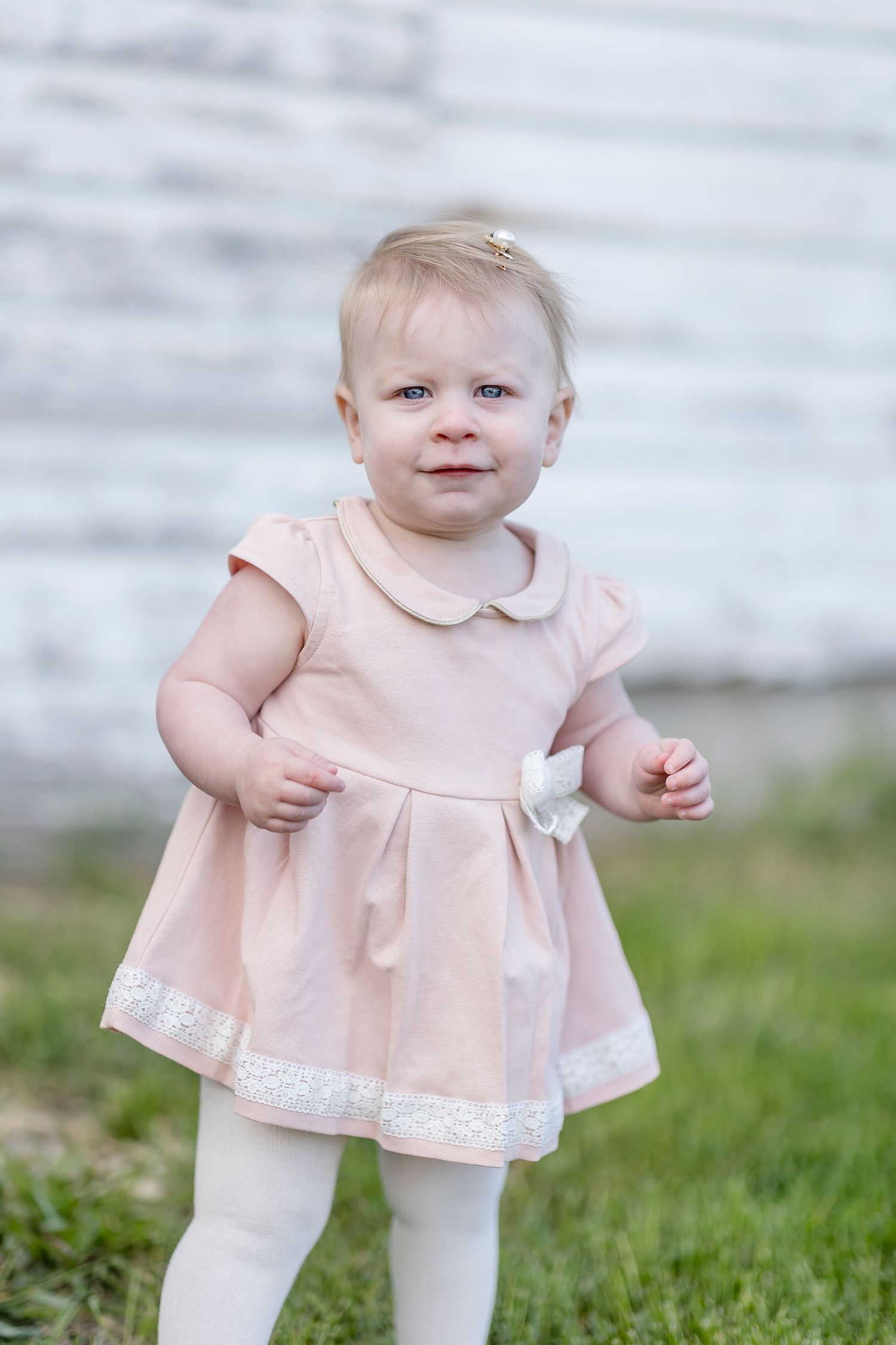 Regina Family Photographer specializing in family, maternity, graduation, couples & fall mini sessions in Regina and area.