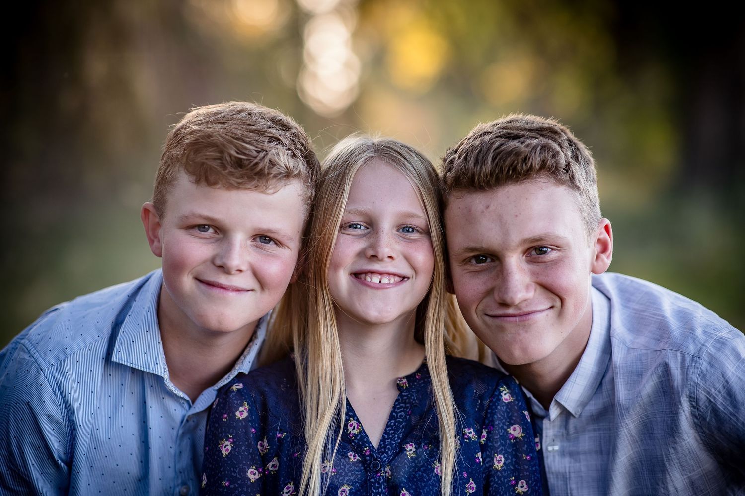 Regina Family Photographer specializing in family, maternity, graduation, couples & fall mini sessions in Regina and area.