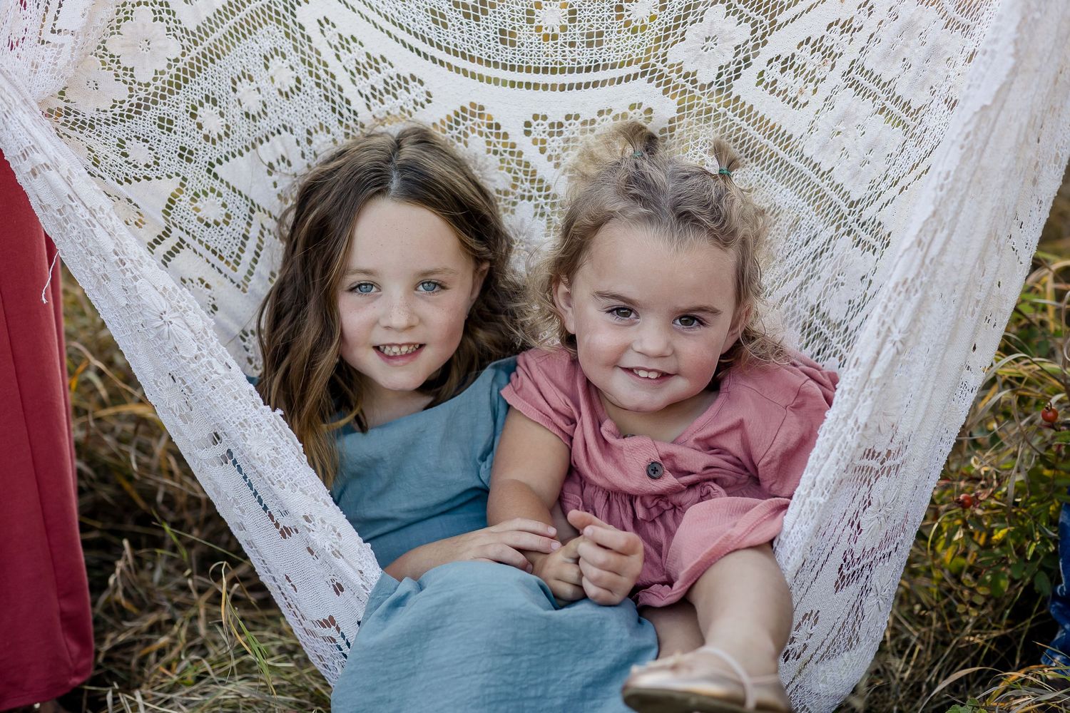 Regina Family Photographer specializing in family, maternity, graduation, couples & fall mini sessions in Regina and area.
