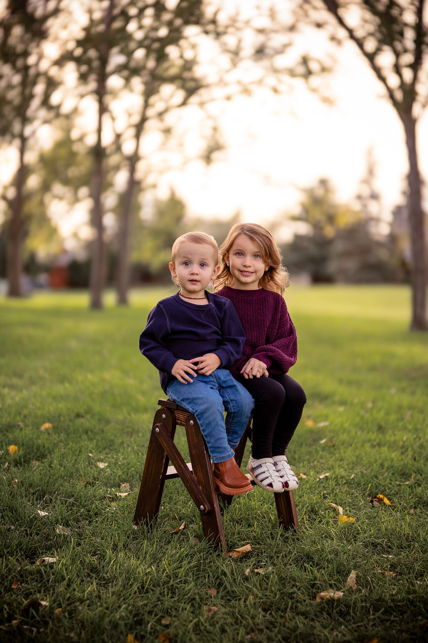 Regina Family Photographer specializing in family, maternity, graduation, couples & fall mini sessions in Regina and area.