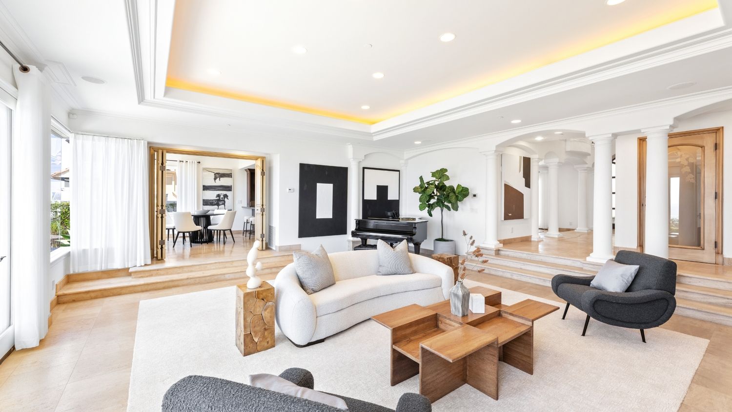Bright and airy living room interior, real estate photography in South Orange County by Makenzie Rae Photography, Orange County California p