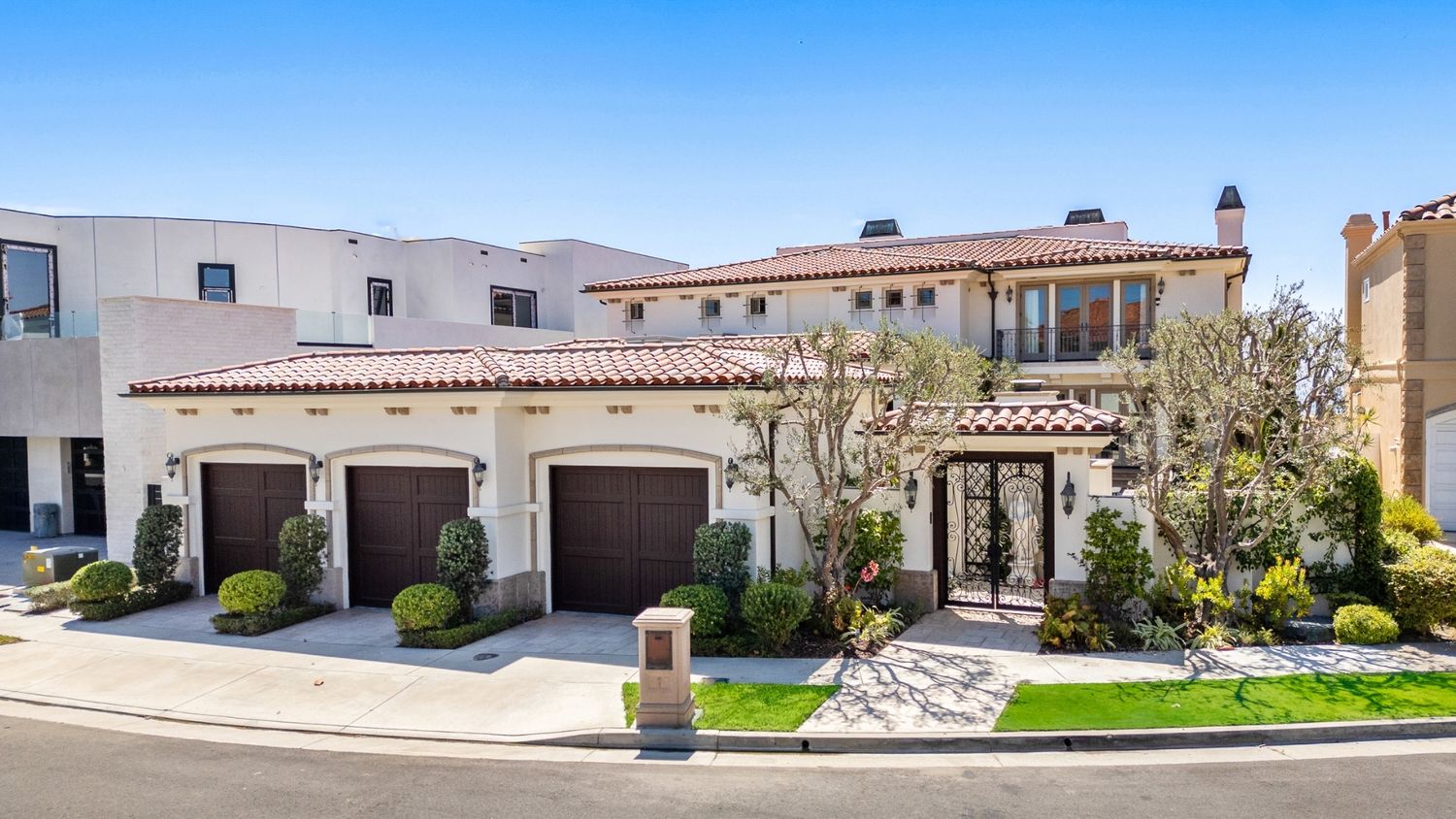 Aerial photo of a Corona Del Mar home, shot for Real Estate listing photography by Makenzie Rae Photography