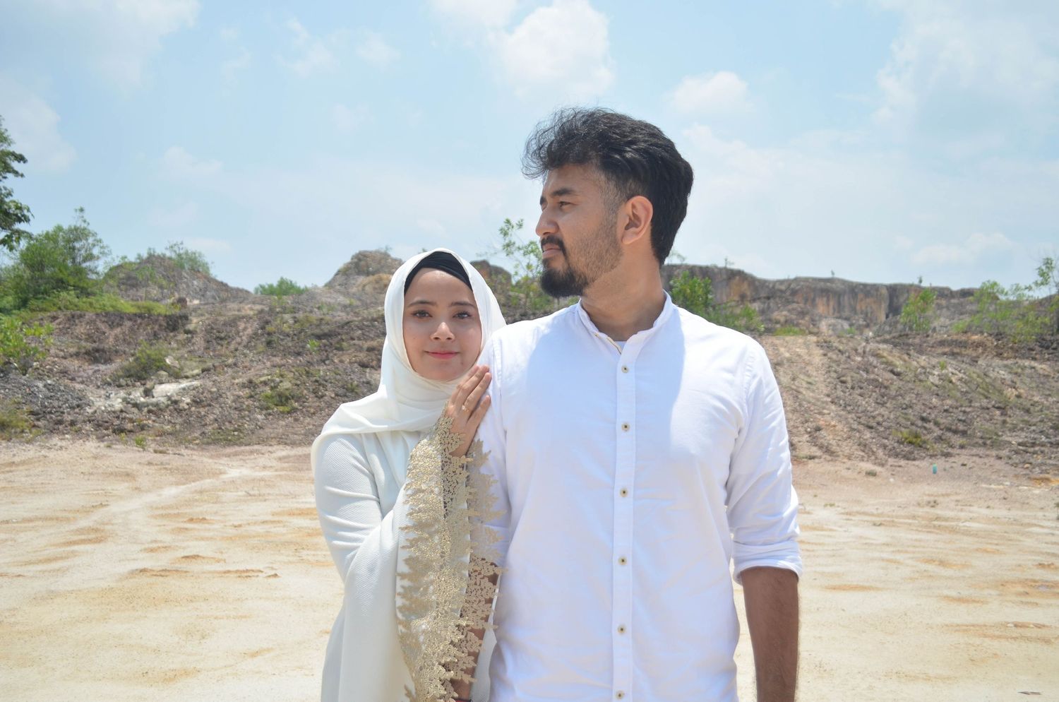 prewedding-outdoor-photoshoot