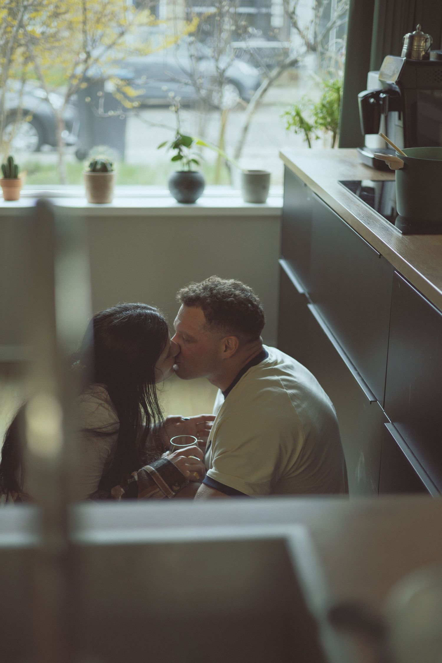 Intieme shoot voor koppel thuis
