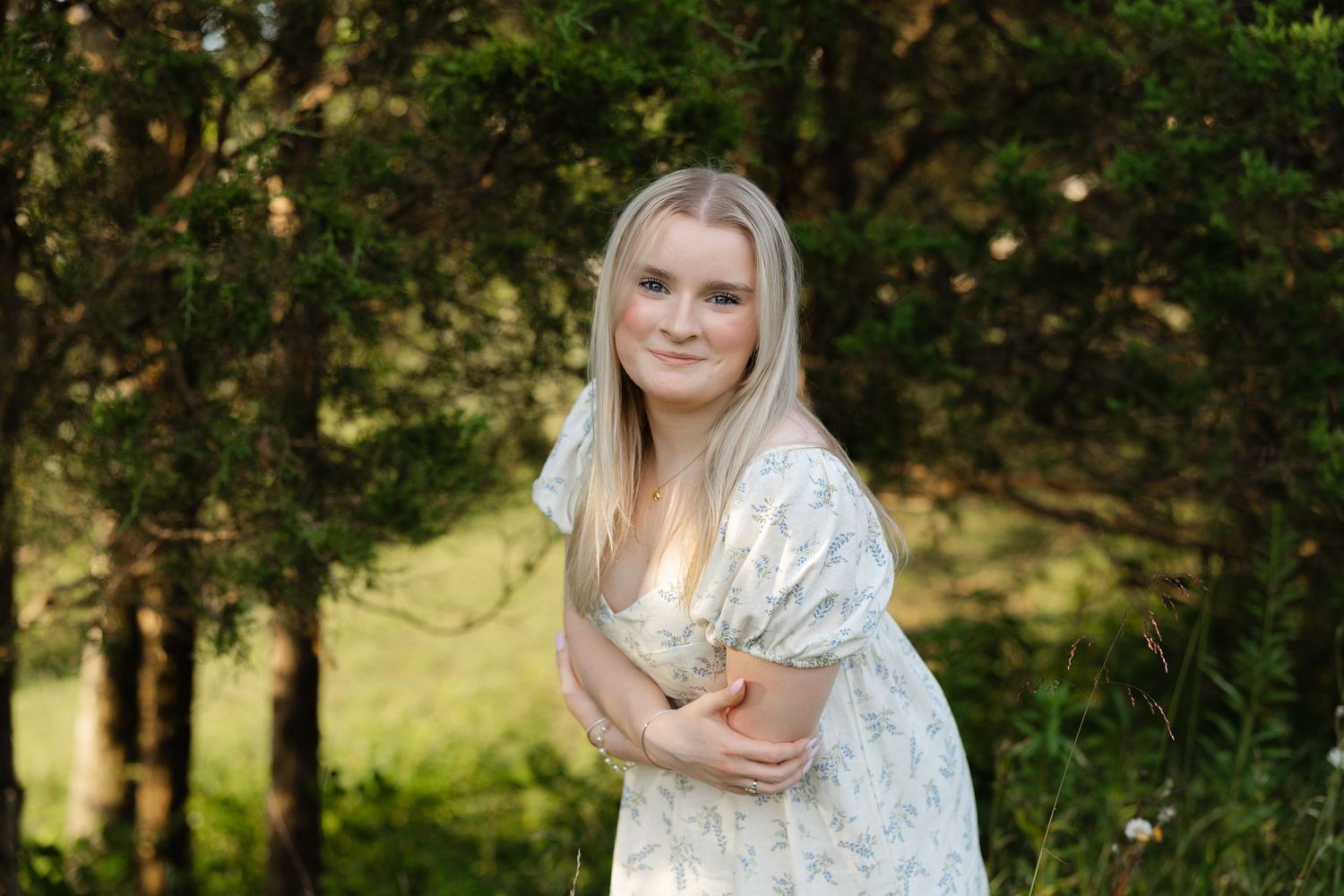 High school senior posing outdoors during a golden hour senior photography session near Dayton, Ohio.