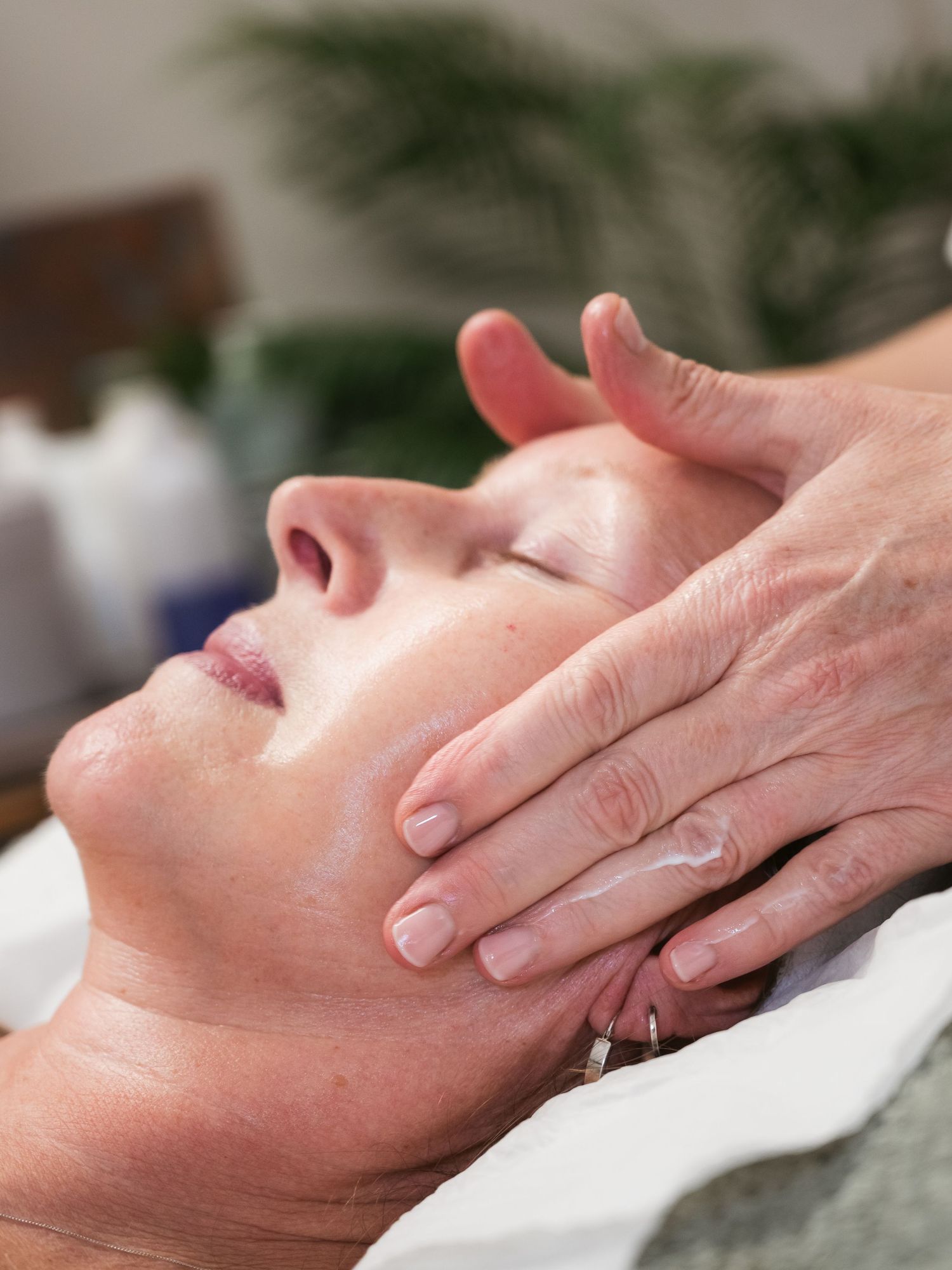 Branding Details Facial