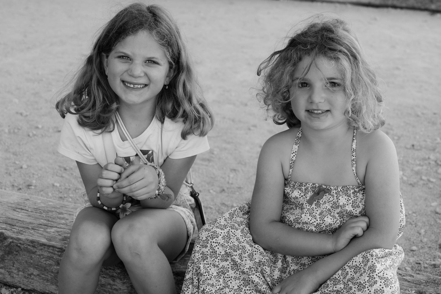 Deux petites filles qui sourient
