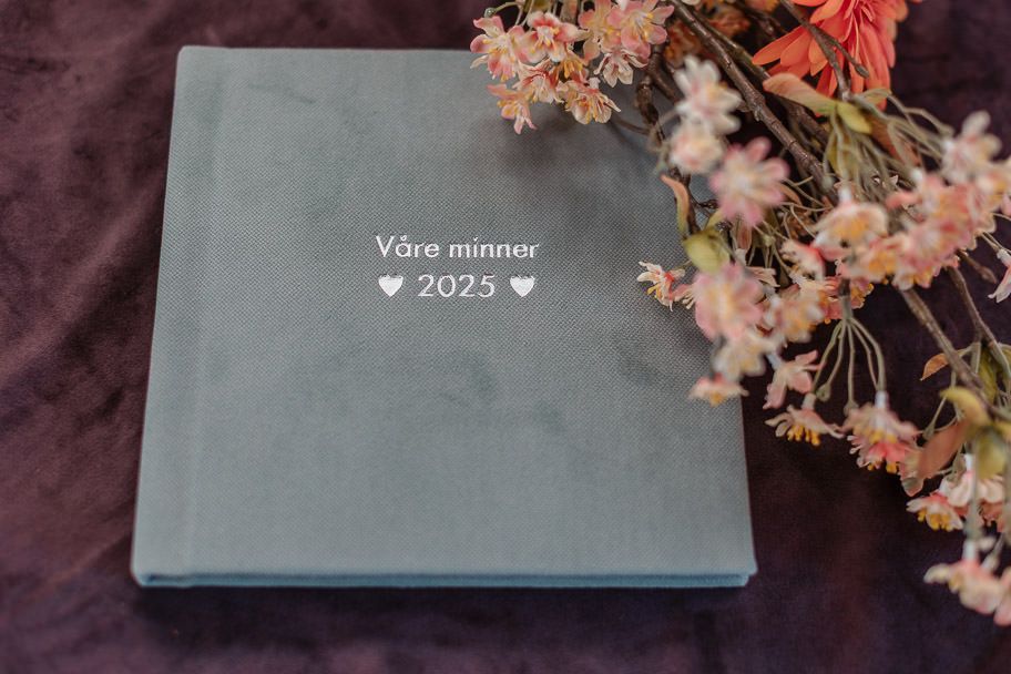 Bilde av mitt mellom-album som heter 
