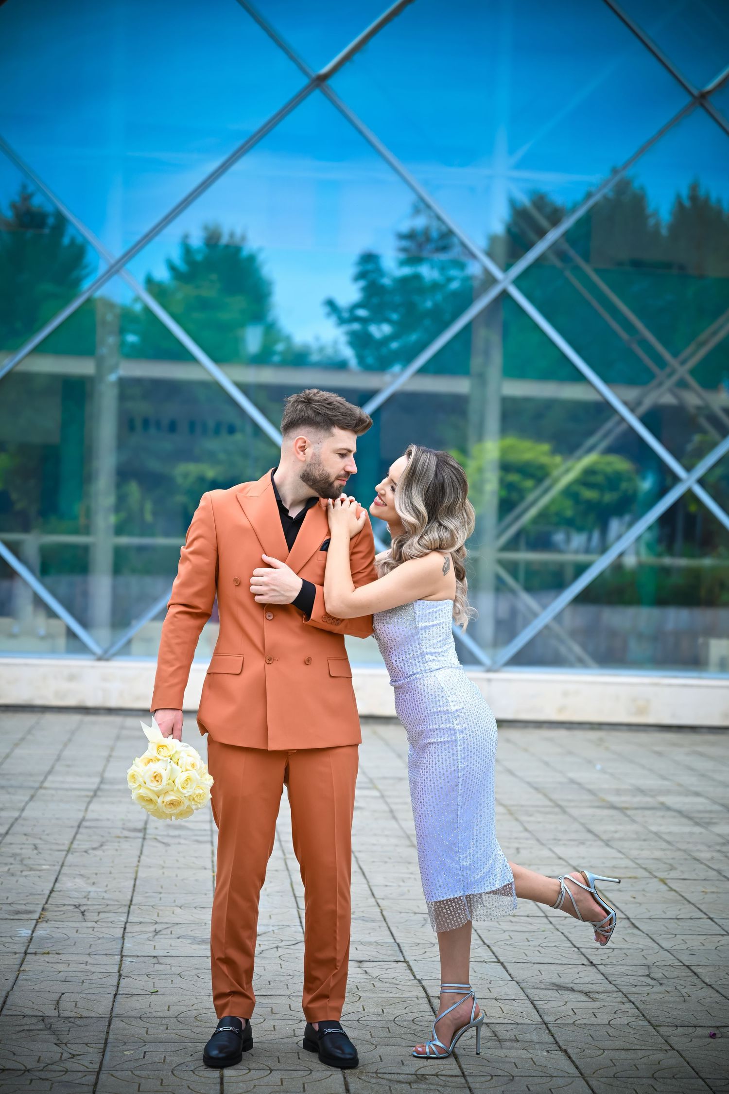 Daniel Balasa fotograf profesionist, specializat în nunți, portrete și evenimente, capturând amintiri autentice și pline de emoție. Valcea