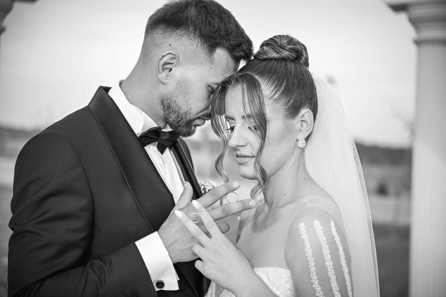 Daniel Balasa fotograf profesionist, specializat în nunți, portrete și evenimente, capturând amintiri autentice și pline de emoție. Valcea