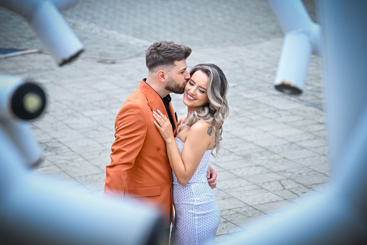 Daniel Balasa fotograf profesionist, specializat în nunți, portrete și evenimente, capturând amintiri autentice și pline de emoție. Valcea