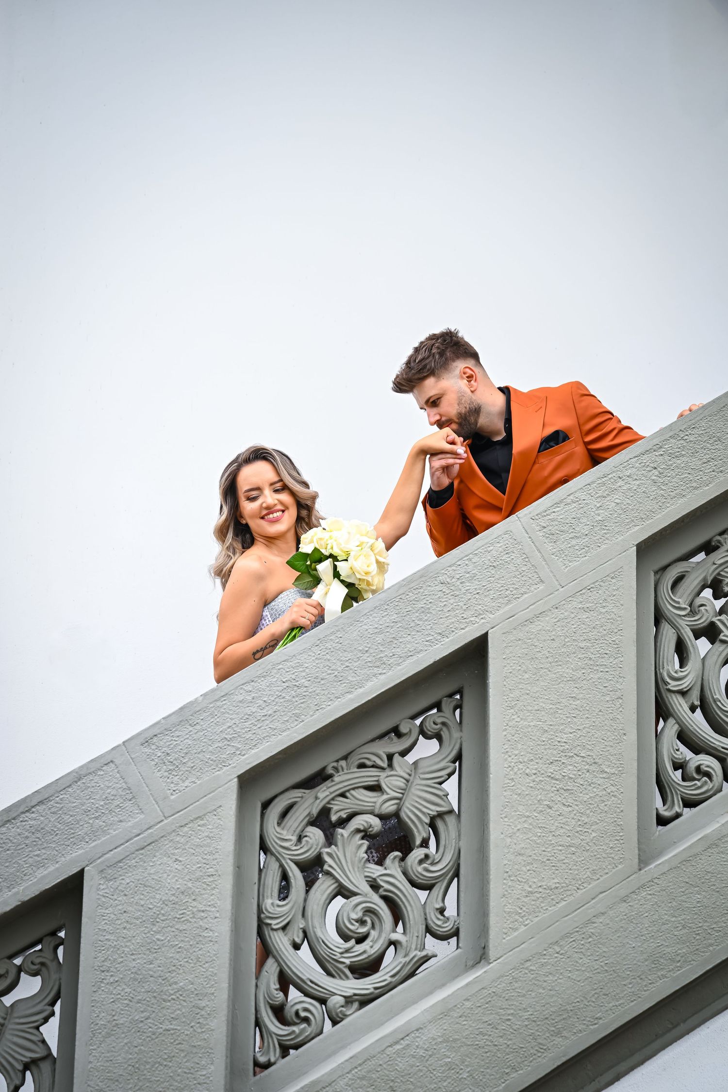 Daniel Balasa fotograf profesionist, specializat în nunți, portrete și evenimente, capturând amintiri autentice și pline de emoție. Valcea