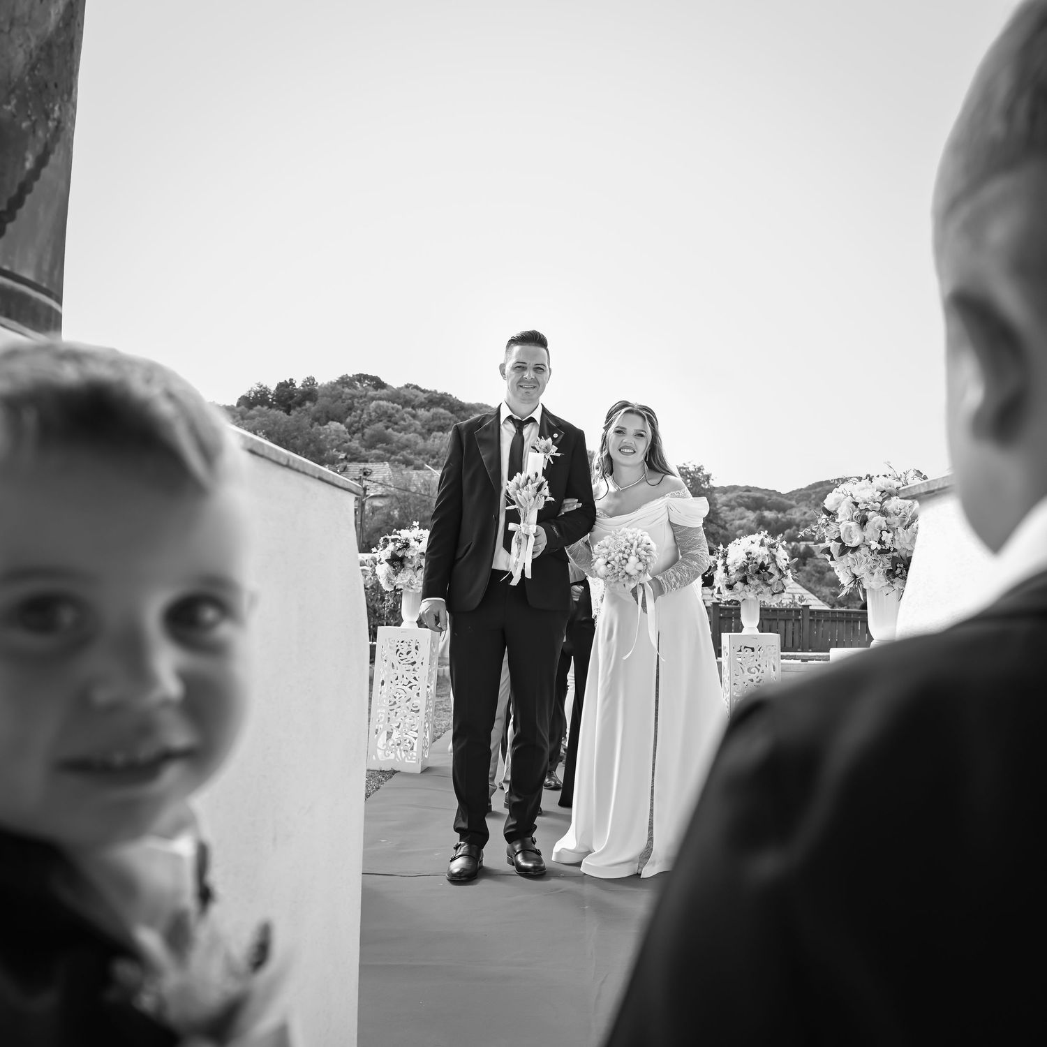 Daniel Balasa fotograf profesionist, specializat în nunți, portrete și evenimente, capturând amintiri autentice și pline de emoție. Valcea
