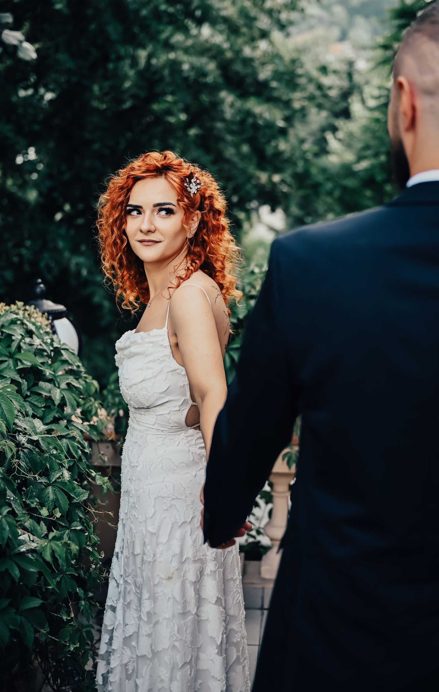 Daniel Balasa fotograf profesionist, specializat în nunți, portrete și evenimente, capturând amintiri autentice și pline de emoție. Valcea