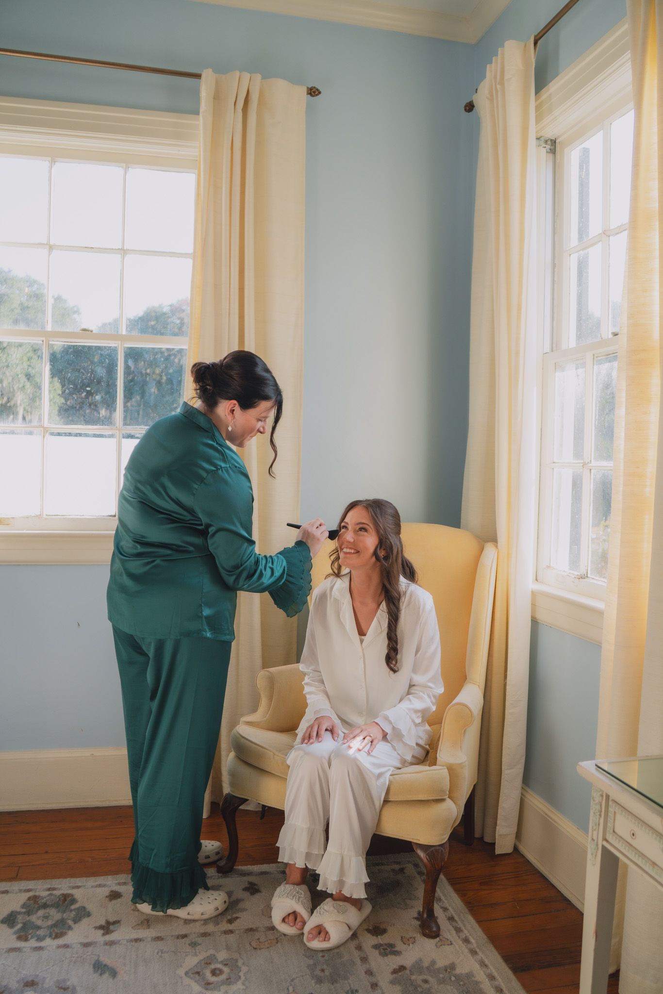 getting ready photos wedding photography