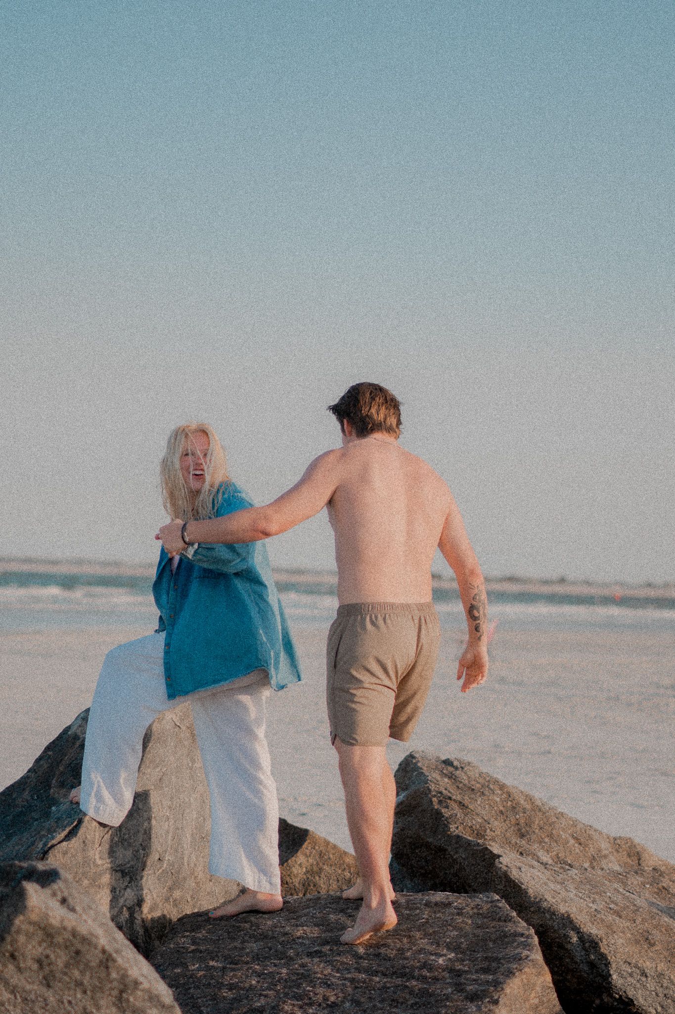 couples photos beach