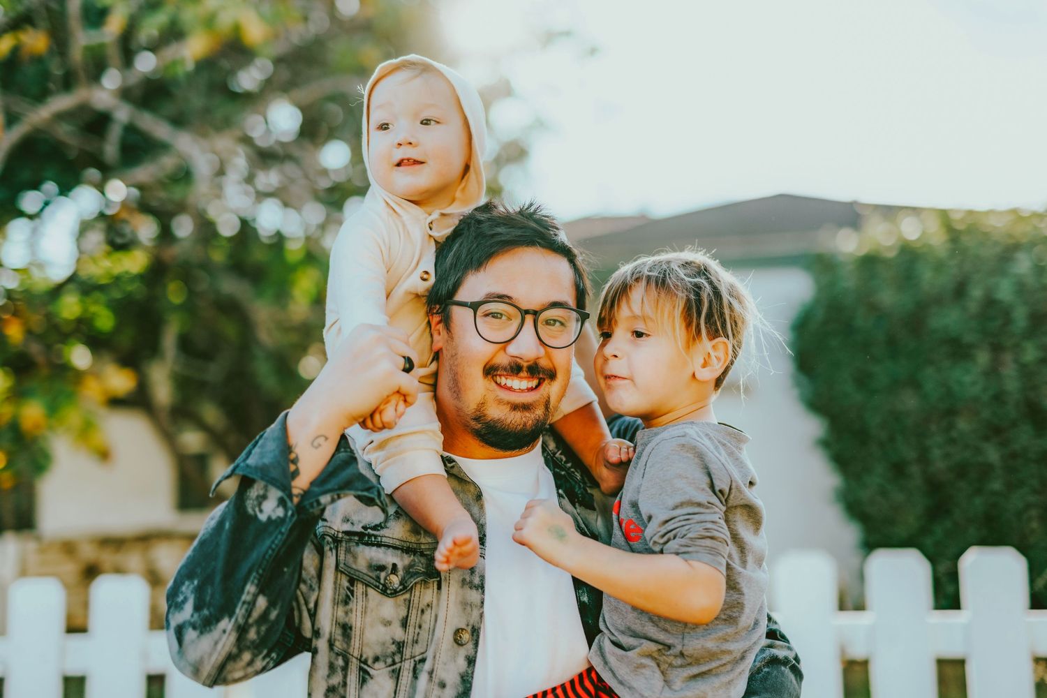 relaxed father and toddler outdoor family session in Ottawa - R&B AuraCapture