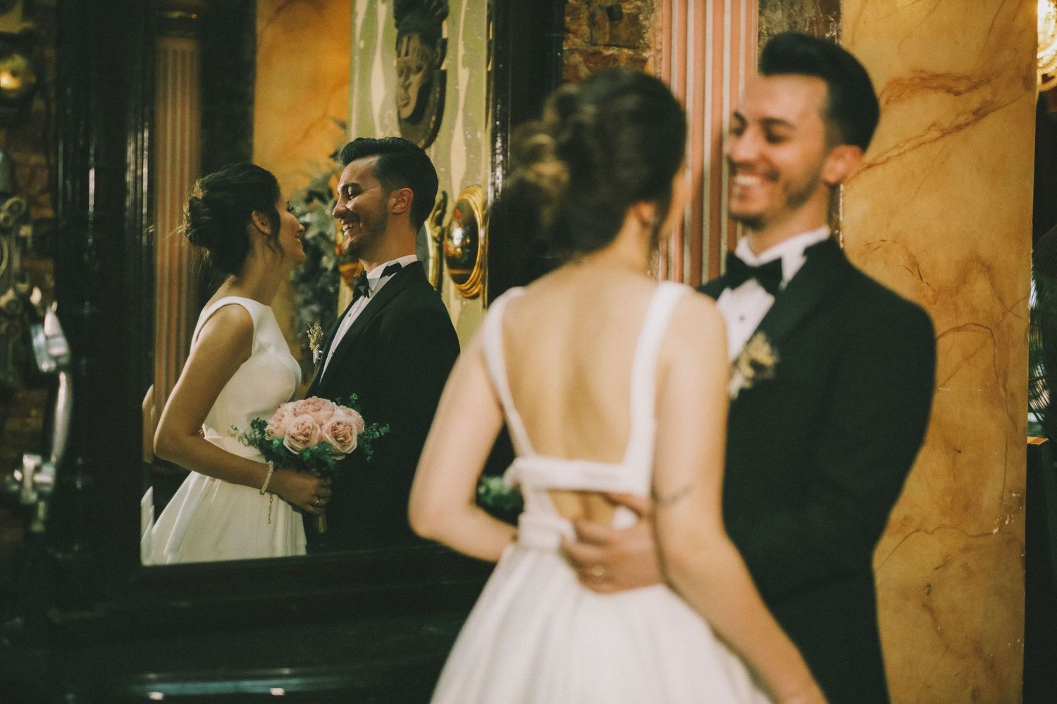 intimate wedding and luxury elopement photography in Ottawa Gatineau - R&B AuraCapture