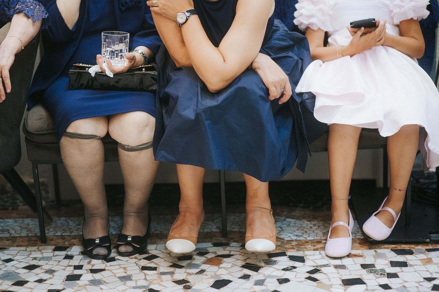 Wedding guest detail captured at a Lake Como destination wedding, highlighting style and relaxed elegance