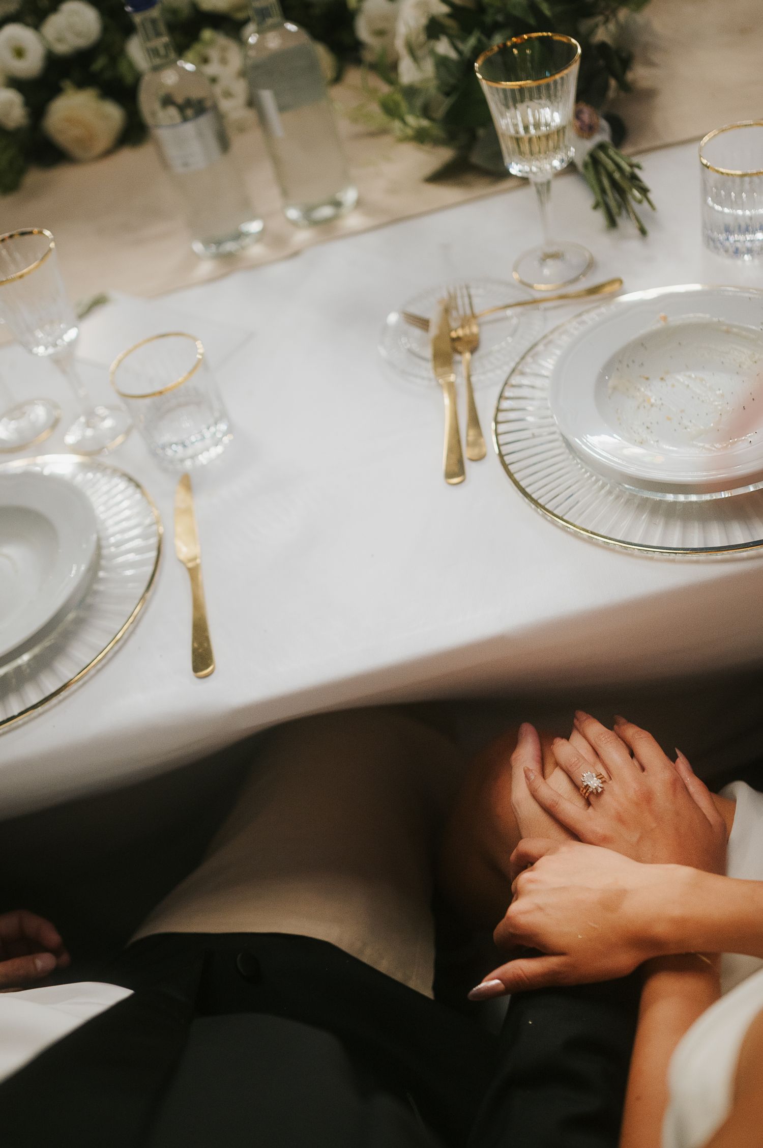 Intimate wedding dinner detail captured during a luxury celebration in the Tuscan countryside