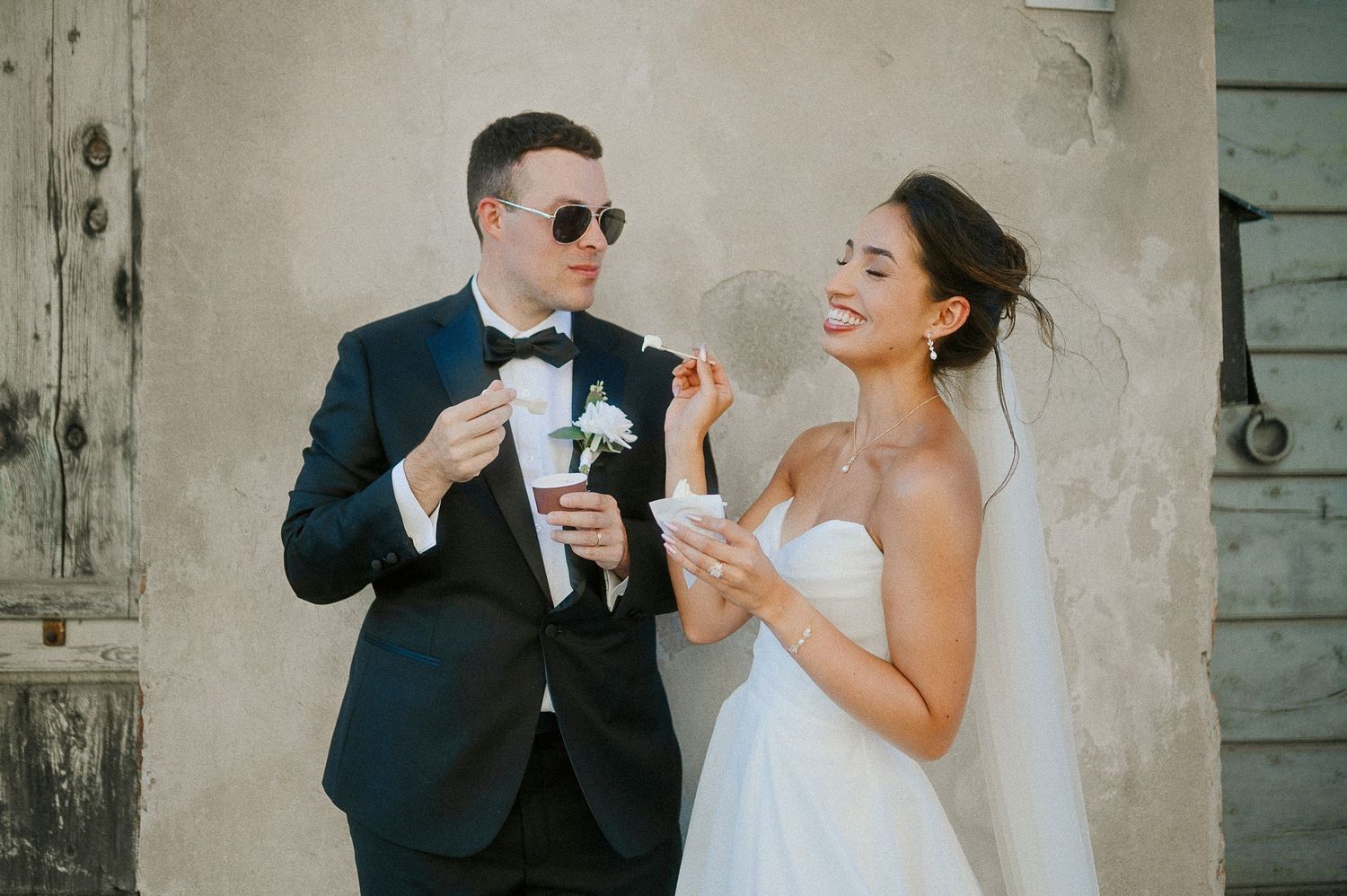 Relaxed couple portrait during a luxury wedding in Tuscany, Italy, captured with a refined and editorial approach