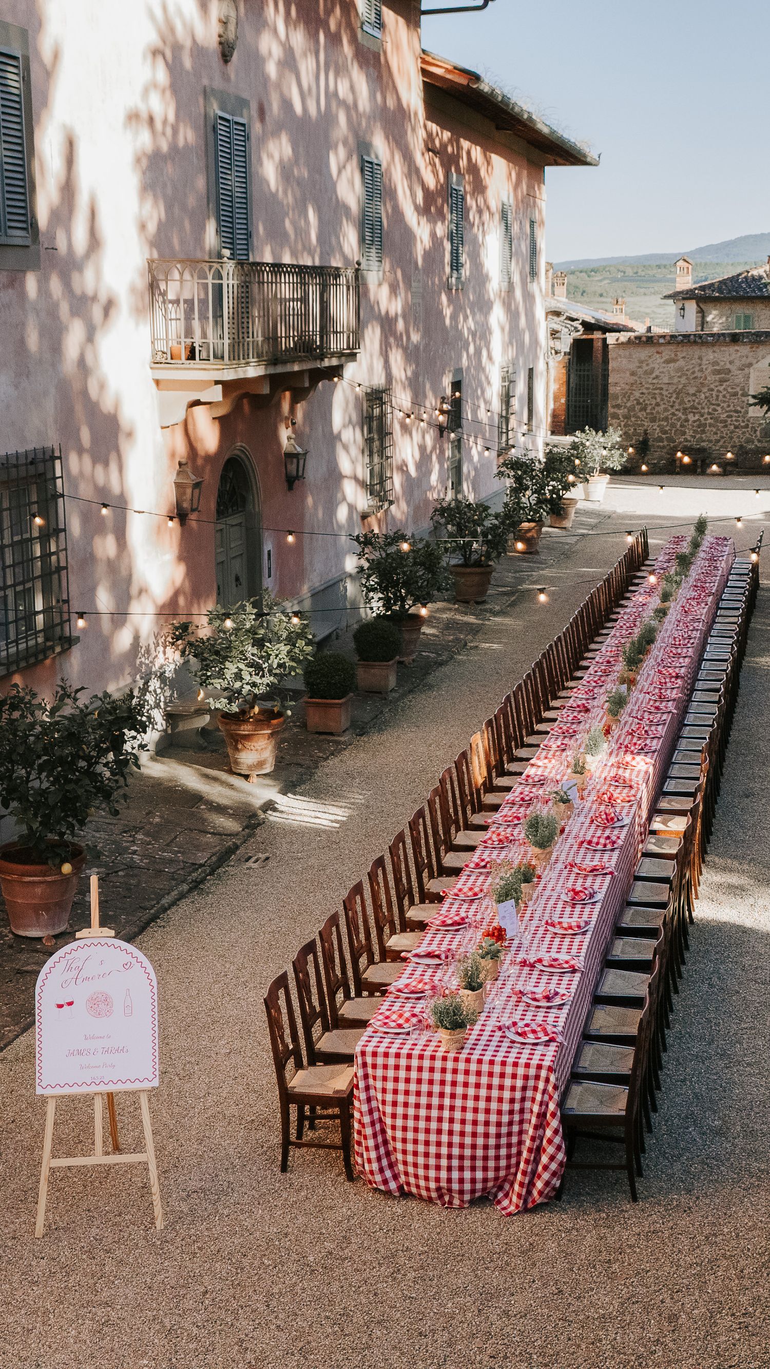 Luxury welcome dinner set in an Italian destination, designed for an intimate wedding weekend experience