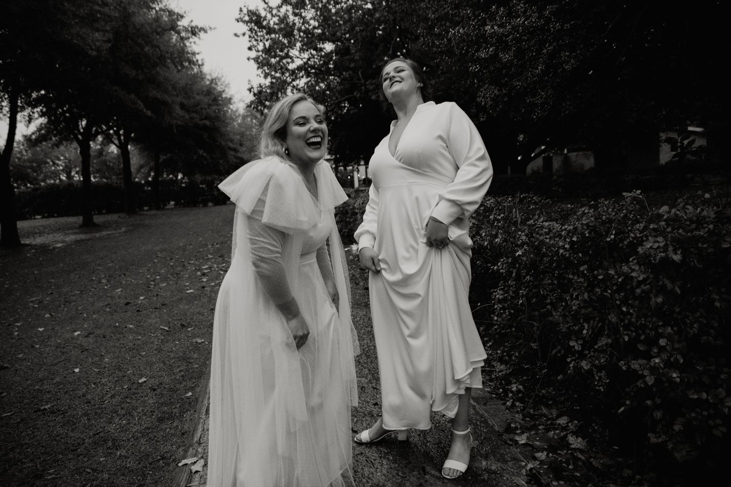 wedding couple lgbtq brides fun laughter
black and white documentary
De Meye Stellenbosch South Africa
Plain Blue Wedding Photo & Film