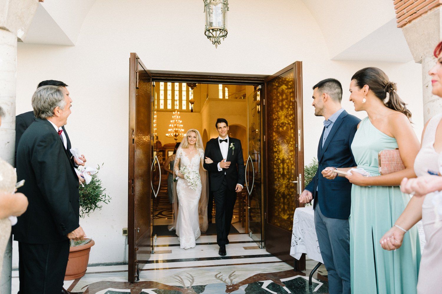 greek wedding rice throwing