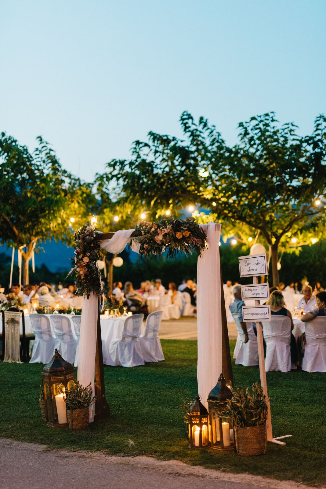 wedding decoration in velventos at kamkoutis winery