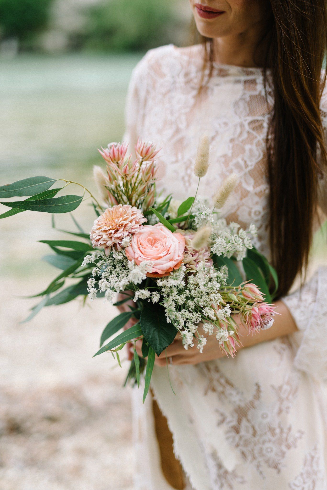 wedding flowers with a nidodileda dress in acheron river