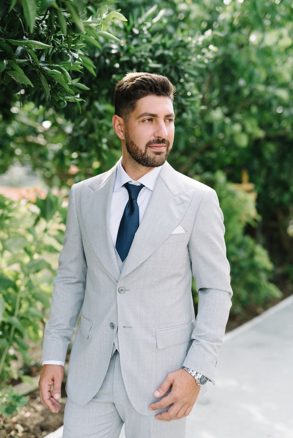 groom portrait