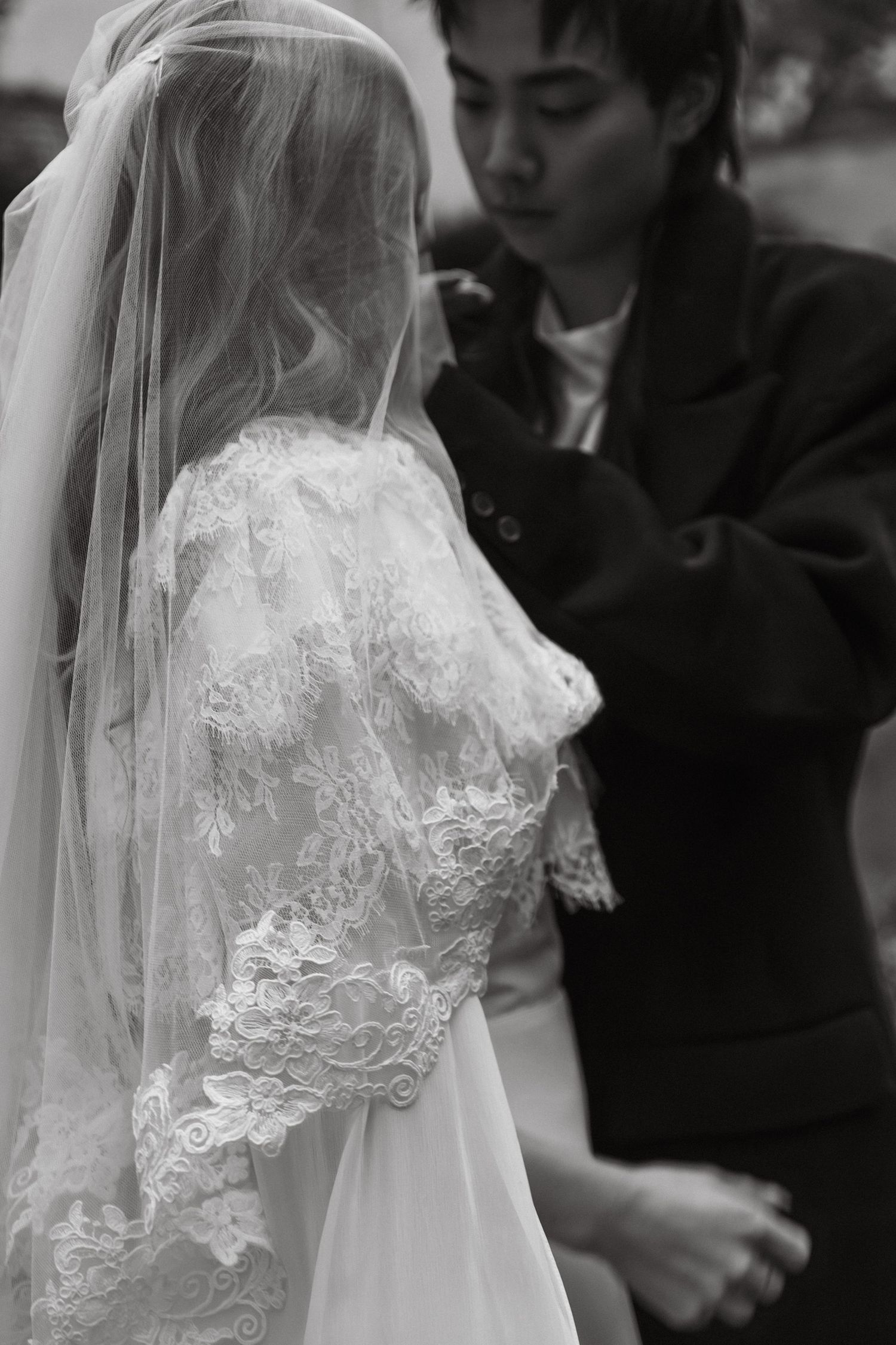 Intimate Paris elopement editorial on a quiet autumn evening in the streets of Paris