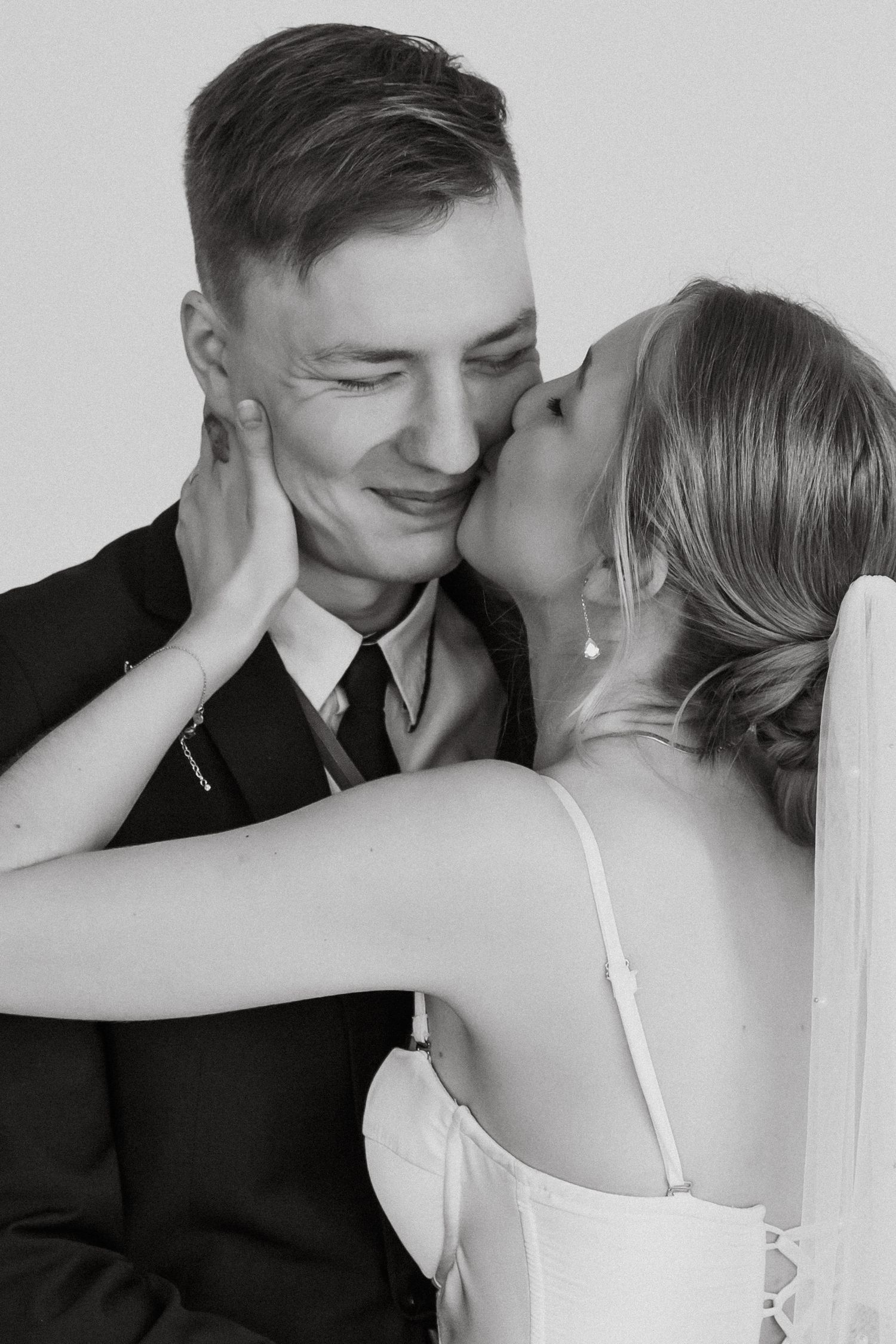 pulmafotograaf, fotograaf tallinnas, ilupildid stuudios, fotograaf eestis, eesti fotograafid, eesti pulmafotograafid