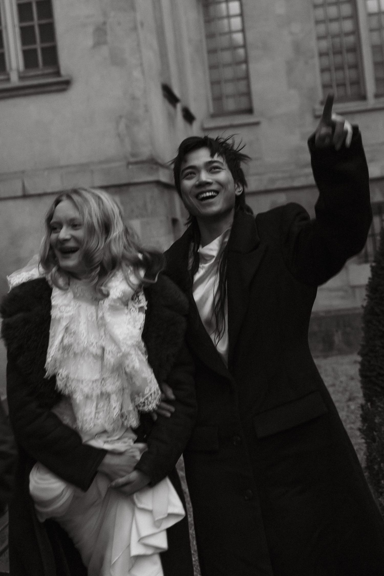 Intimate Paris elopement style portrait on a quiet autumn evening in the streets of Paris