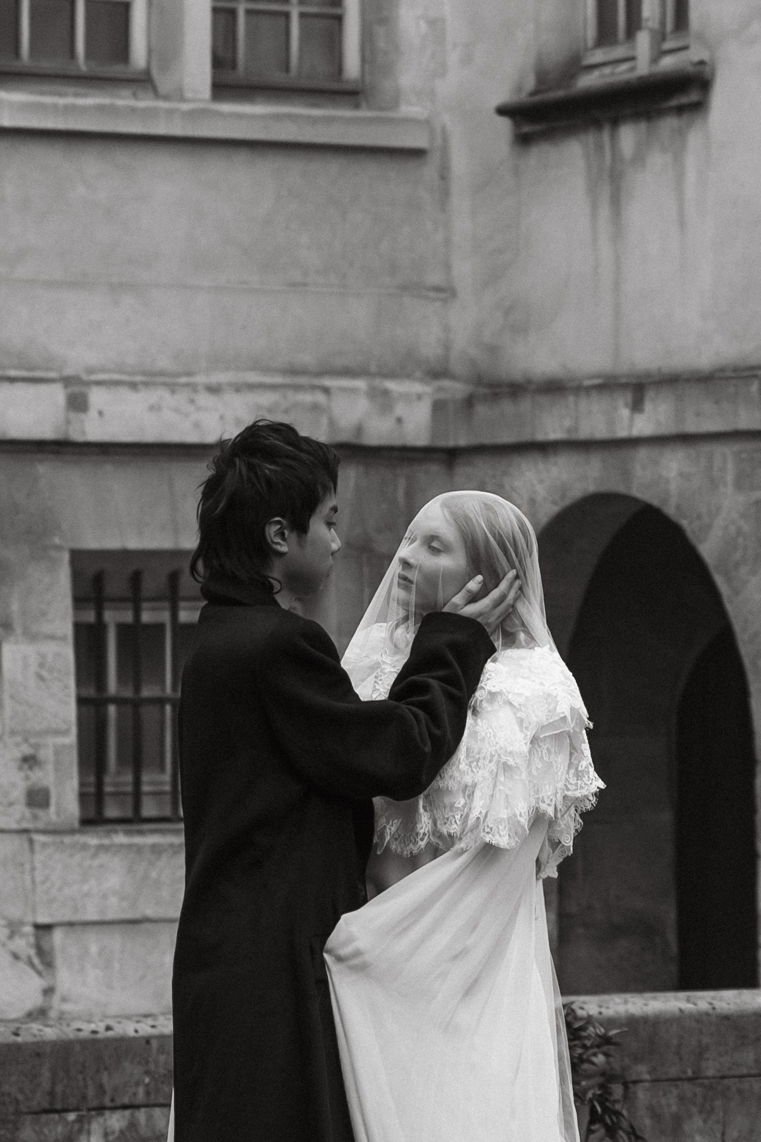 Intimate Paris elopement editorial on a quiet autumn evening in the streets of Paris