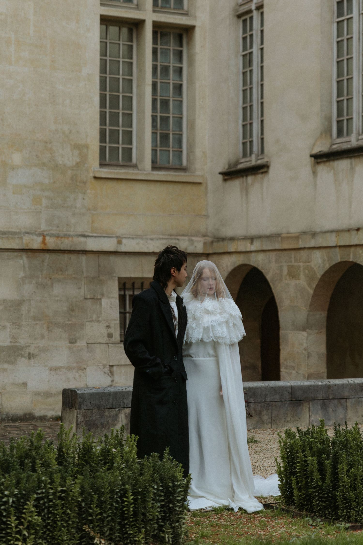 Intimate Paris elopement editorial on a quiet autumn evening in the streets of Paris