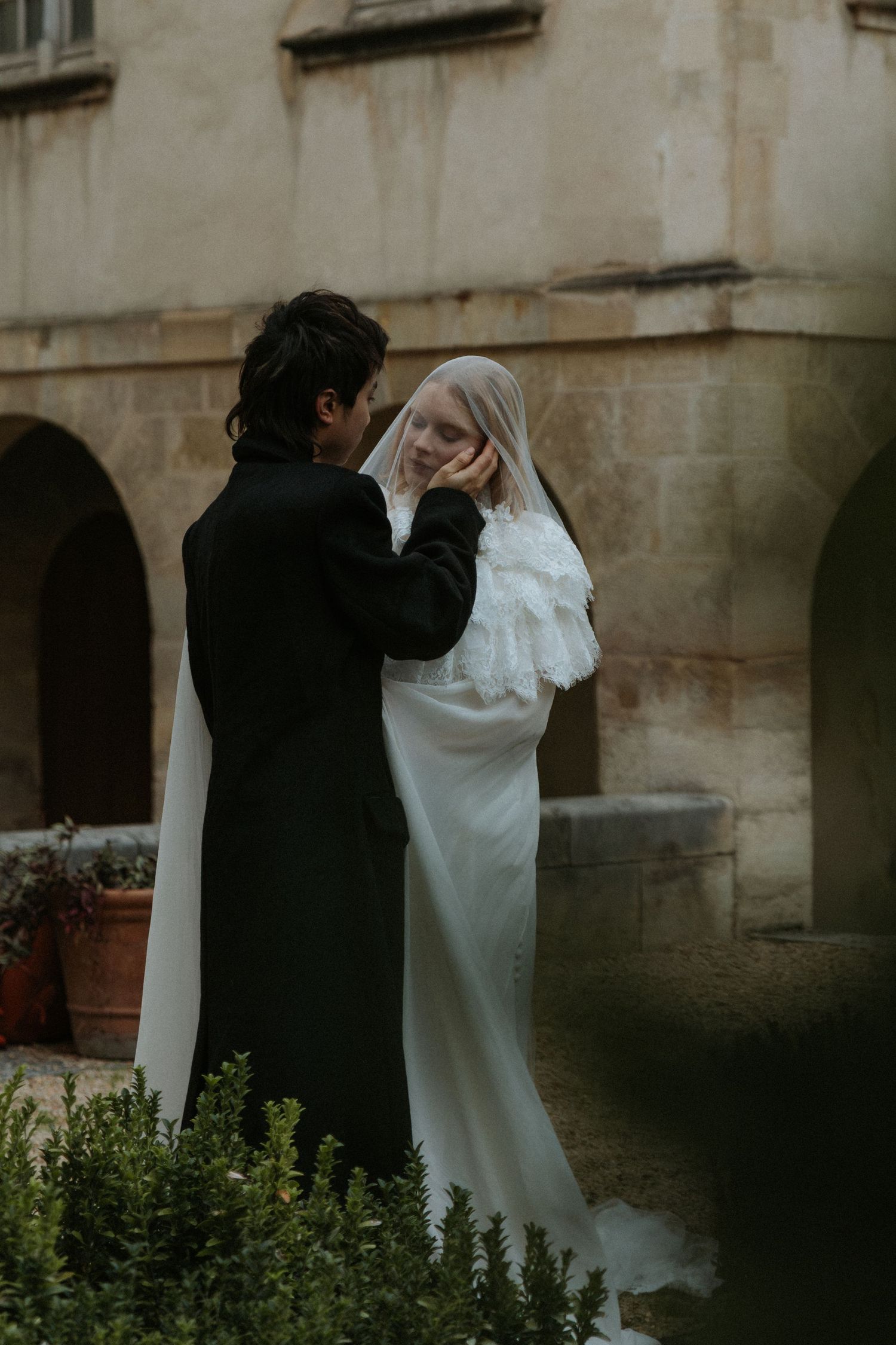 Intimate Paris elopement editorial on a quiet autumn evening in the streets of Paris