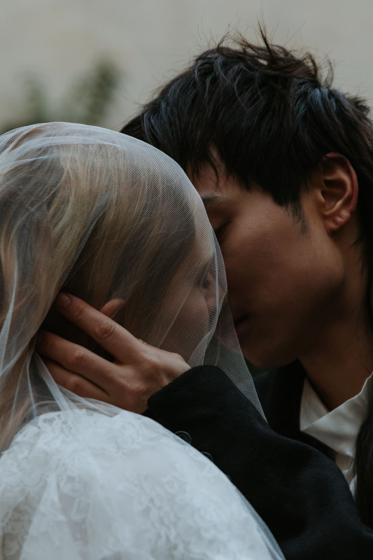 Intimate Paris elopement editorial on a quiet autumn evening in the streets of Paris