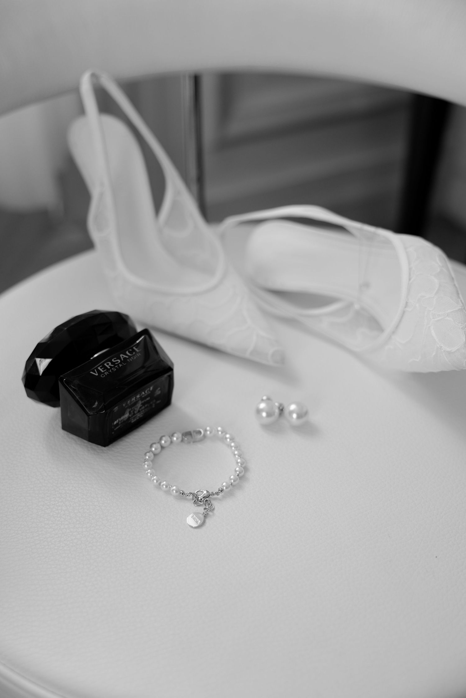 Bridal jewelry, wedding at Château de Sept Saulx